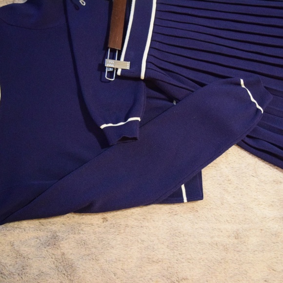 Willow & Wind Preppy Pleated Navy Blue Skirt and Sweater Set - Picture 4 of 12